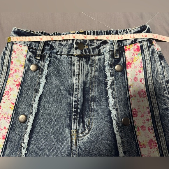 Oli & Hali Denim Floral Wide Leg Jeans - Picture 9 of 10